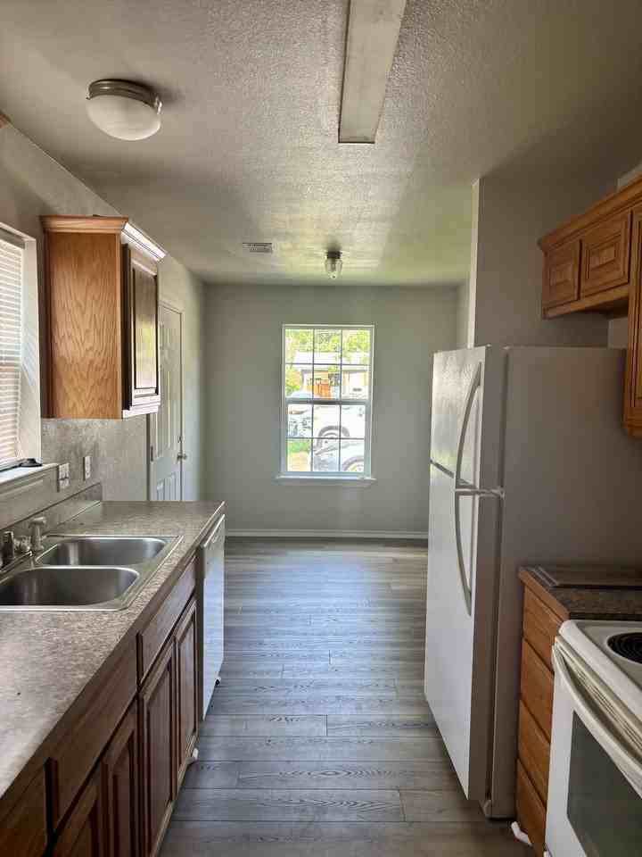 1502 North 9th Avenue #A - Photo 4 of 7