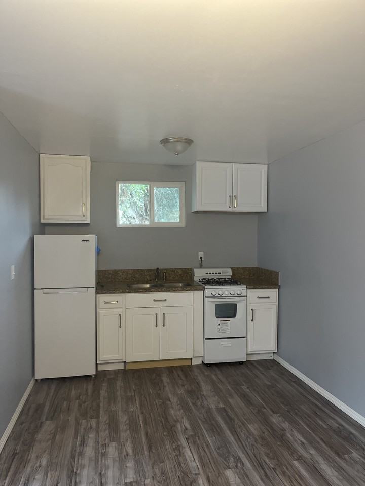 5988 Greenfield Ave #NA - Photo 2 of 5