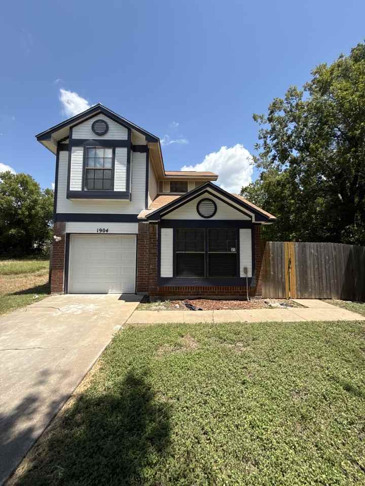 1904 Dickens Dr #NA - Photo 2 of 22