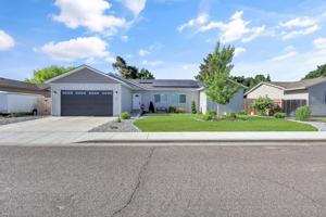 featured image of 680 E 19th St