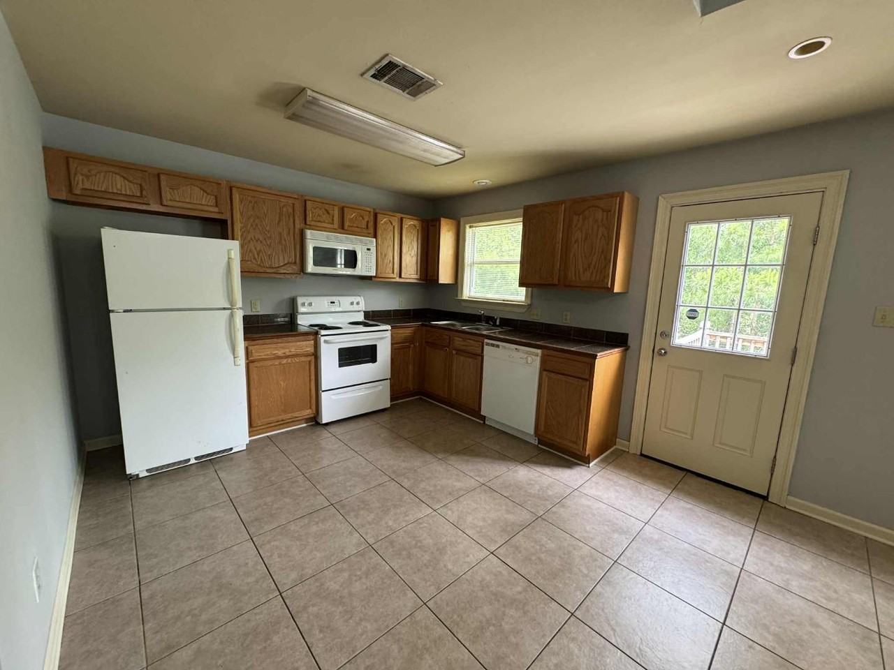 6206 & 6210 W Desoto Street - Photo 3 of 10