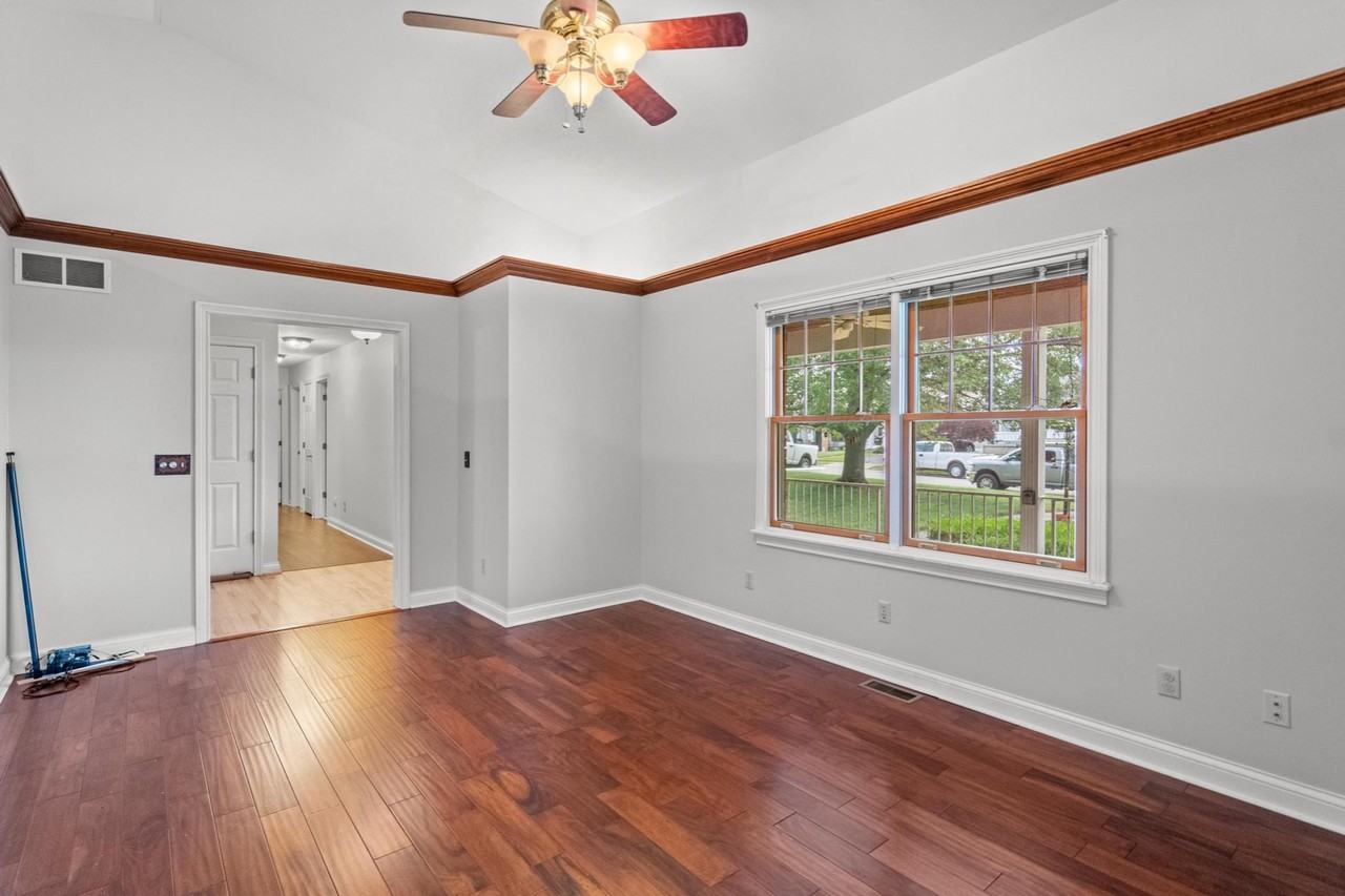 127 Harvard Place - Photo 5 of 20