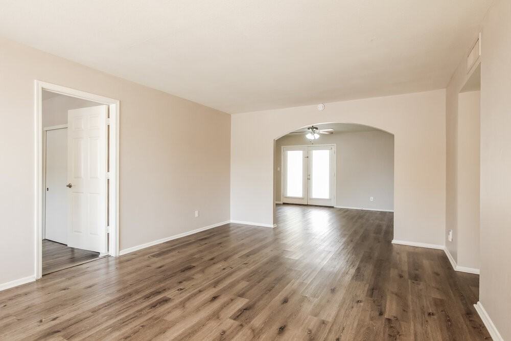 9103 N 63rd Ln - Photo 3 of 16