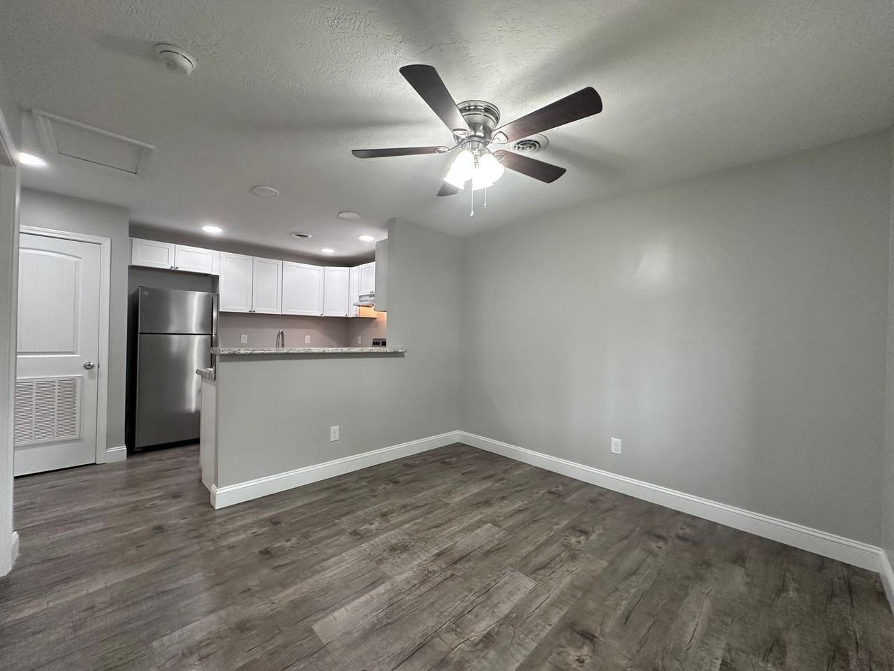 Rand 430 Apartment Homes - Photo 3 of 19