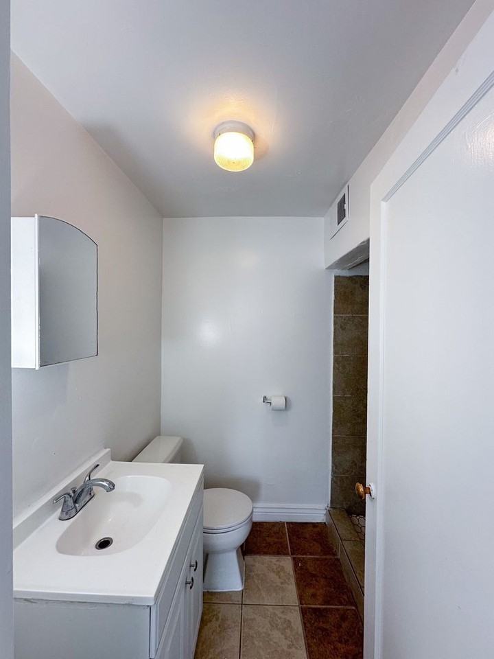 F26IE - Photo 5 of 12