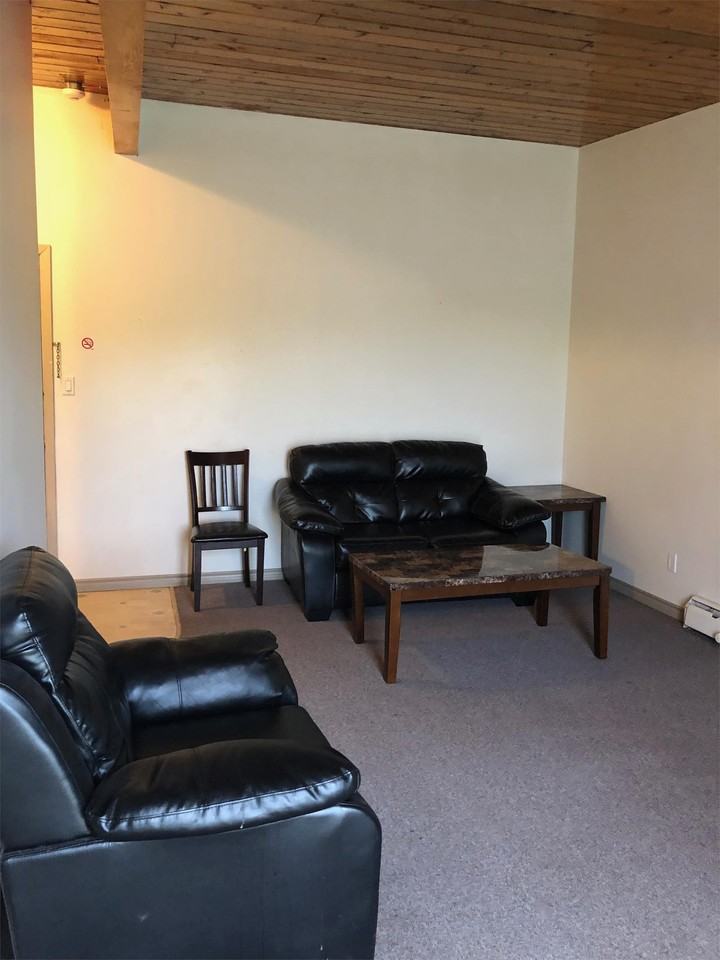 4621 Veterans Way - 32 - Photo 2 of 8