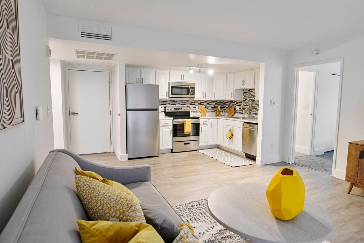 7300 W Dean Rd - Photo 2 of 31