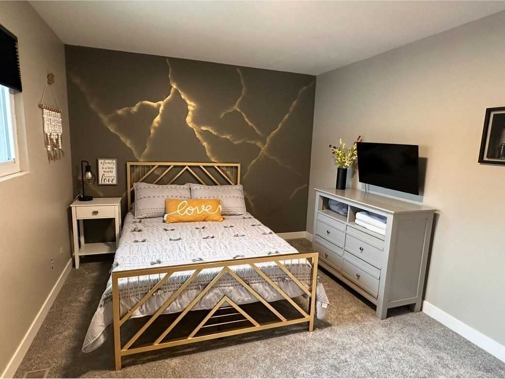 8801 W Fircrest Dr - Photo 6 of 9