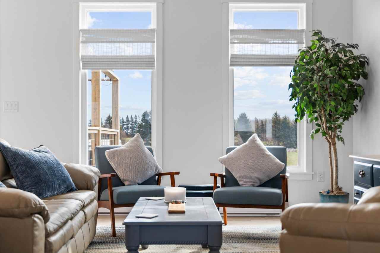 425 Kelvin Rd - Photo 3 of 12