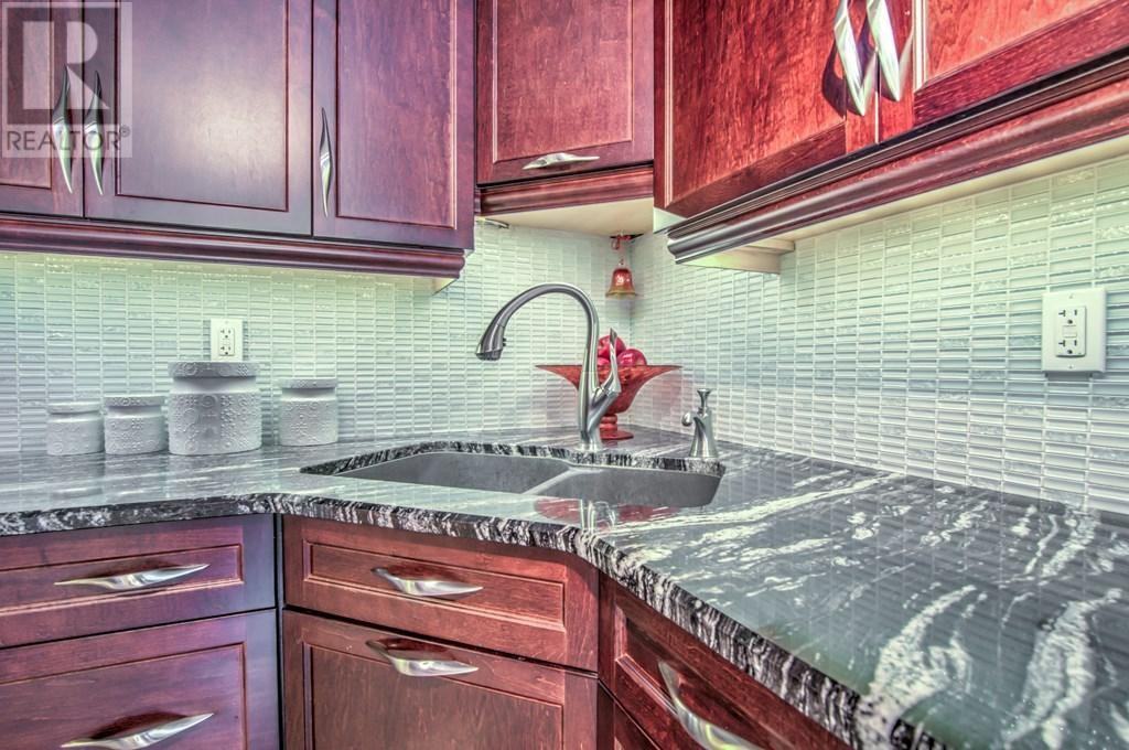 7 Sanderson Drive - Photo 2 of 3