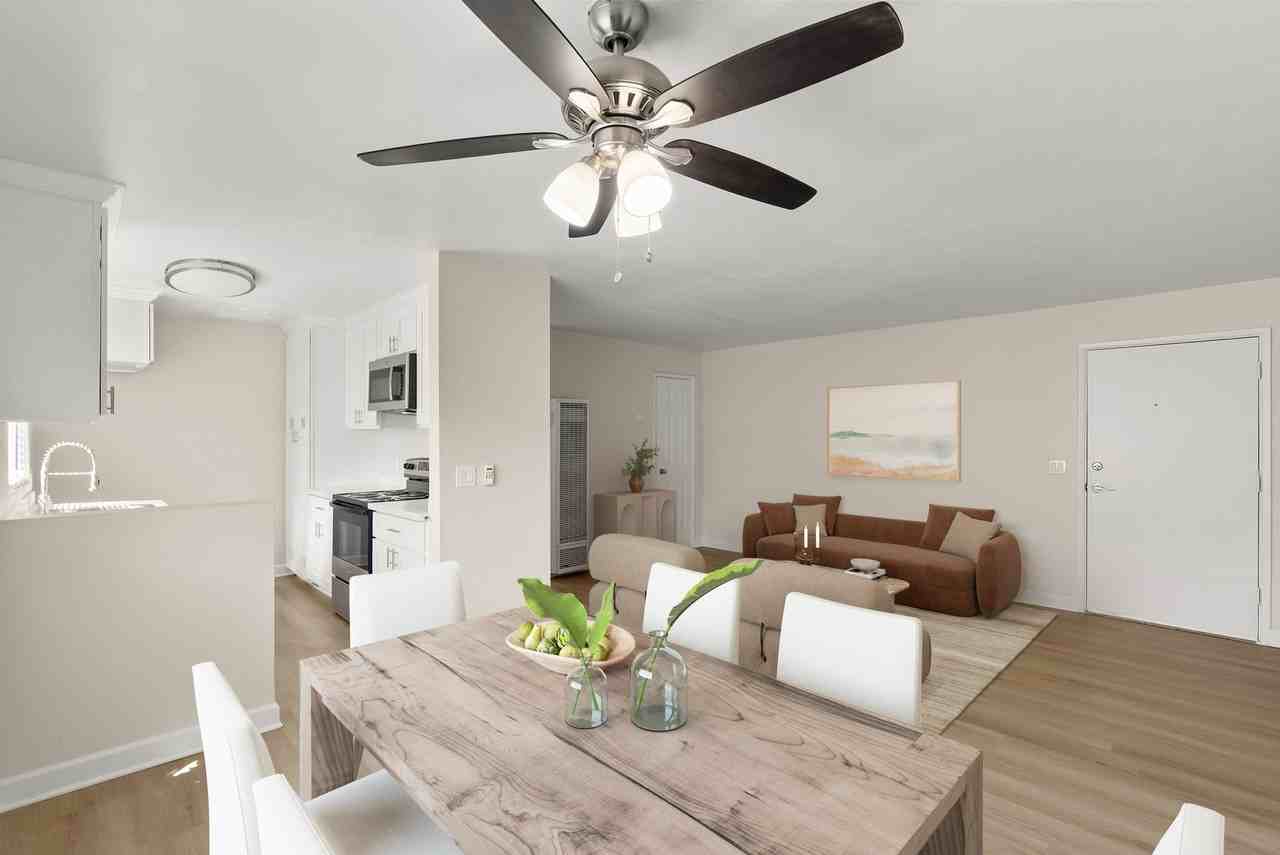 Melrose Manor Apartments - Photo 3 of 44