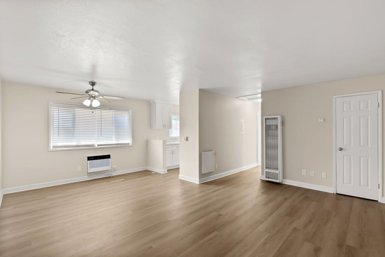 Melrose Manor Apartments - Photo 2 of 44