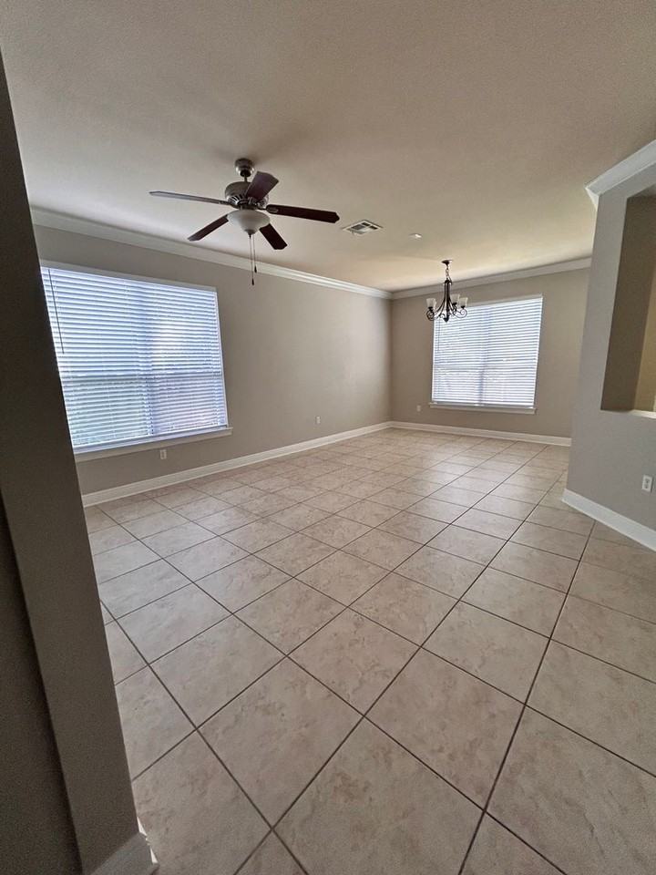 5206 Lone Pine Ln - Photo 5 of 25