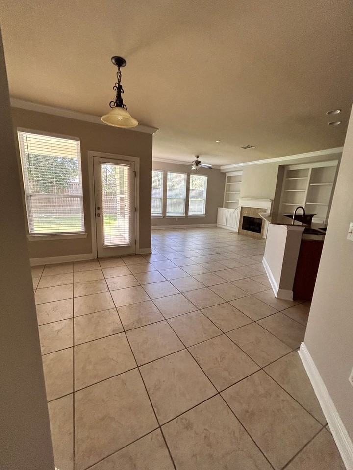 5206 Lone Pine Ln - Photo 6 of 25