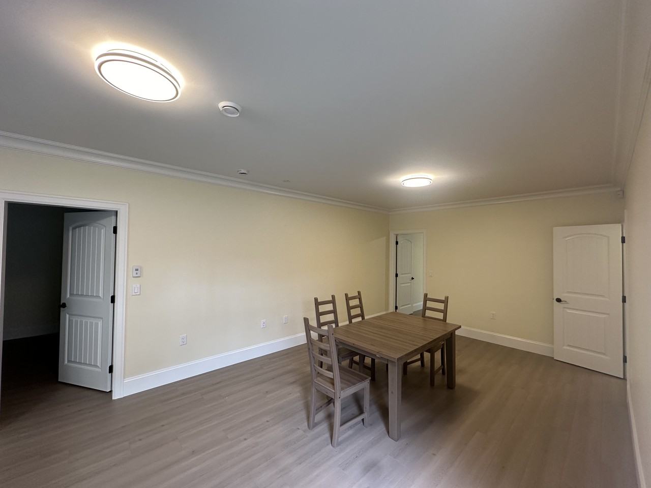 6900 Willingdon Avenue - Photo 3 of 8