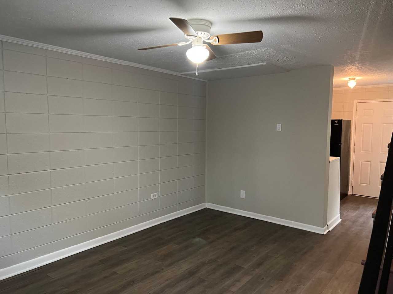 SH300-McBrayer Street Towns - Photo 3 of 12