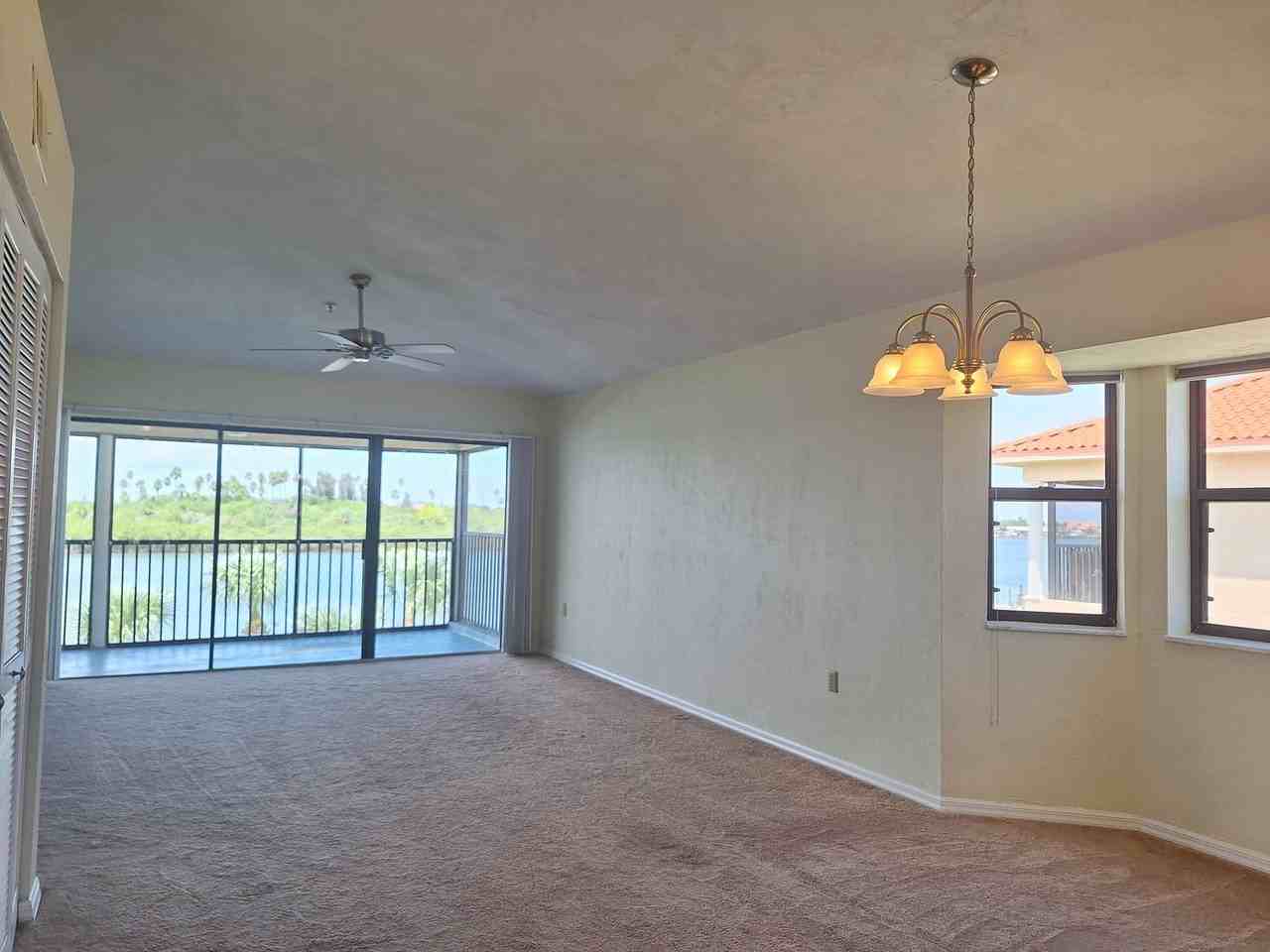 464 Bouchelle Dr #305 - Photo 6 of 31