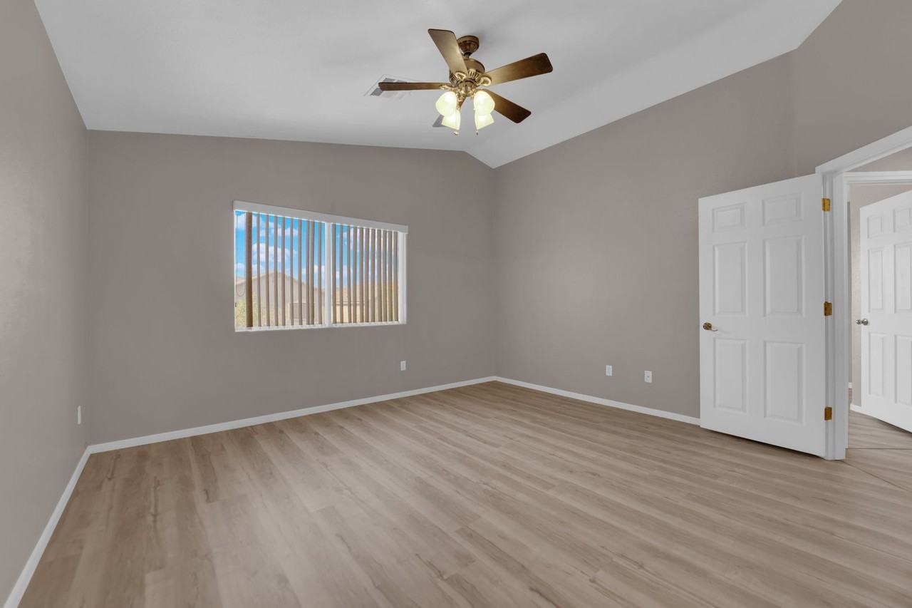 9432 Santana Siesta Ave - Photo 6 of 19