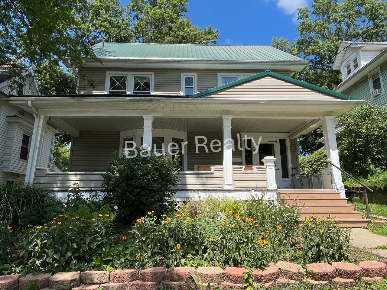 320 Dorchester St - Photo 2 of 19