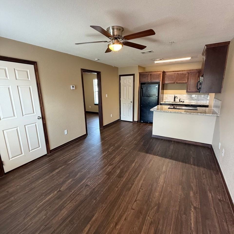93 S New Dallas Hwy Apt A - Photo 2 of 7