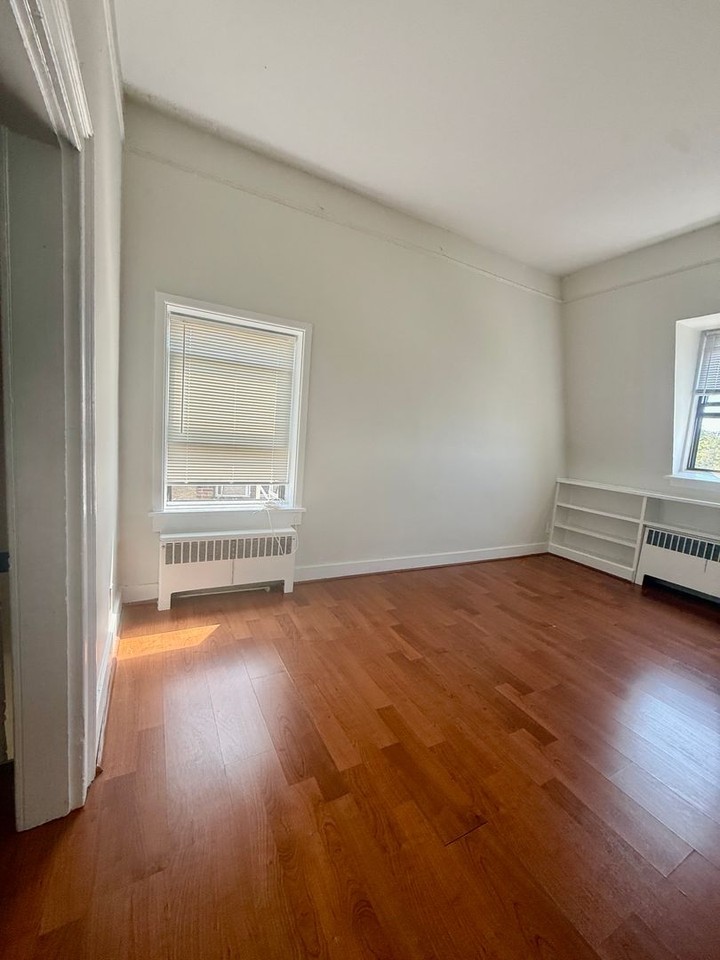 52 North Washington Street - Photo 5 of 24