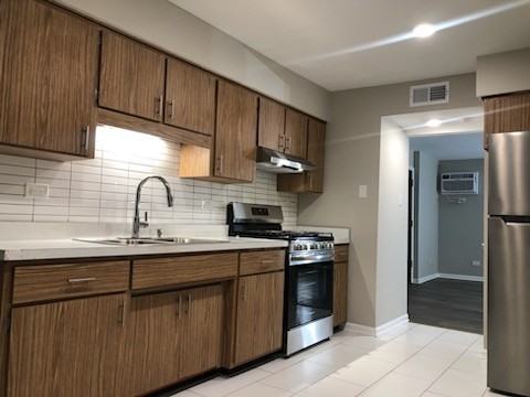 5849 South Francisco Avenue #3C - Photo 3 of 14