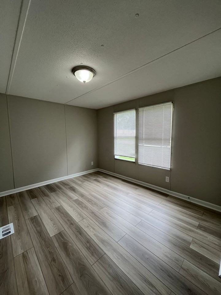 Grove Point Mobile Homes - Photo 4 of 18