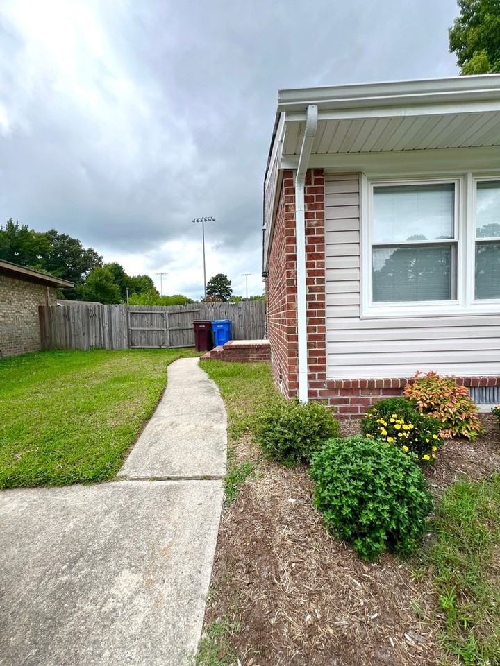 908 Serf Ct - Photo 3 of 37