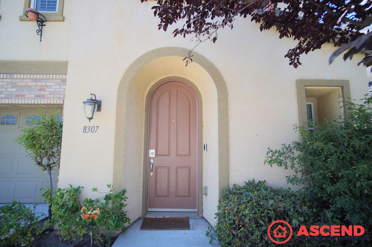 8307 Bantam St - Photo 2 of 33