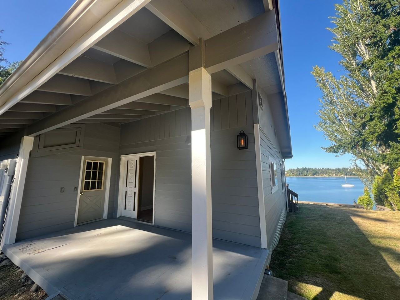 8717 Fernwood St Ne - Photo 3 of 39