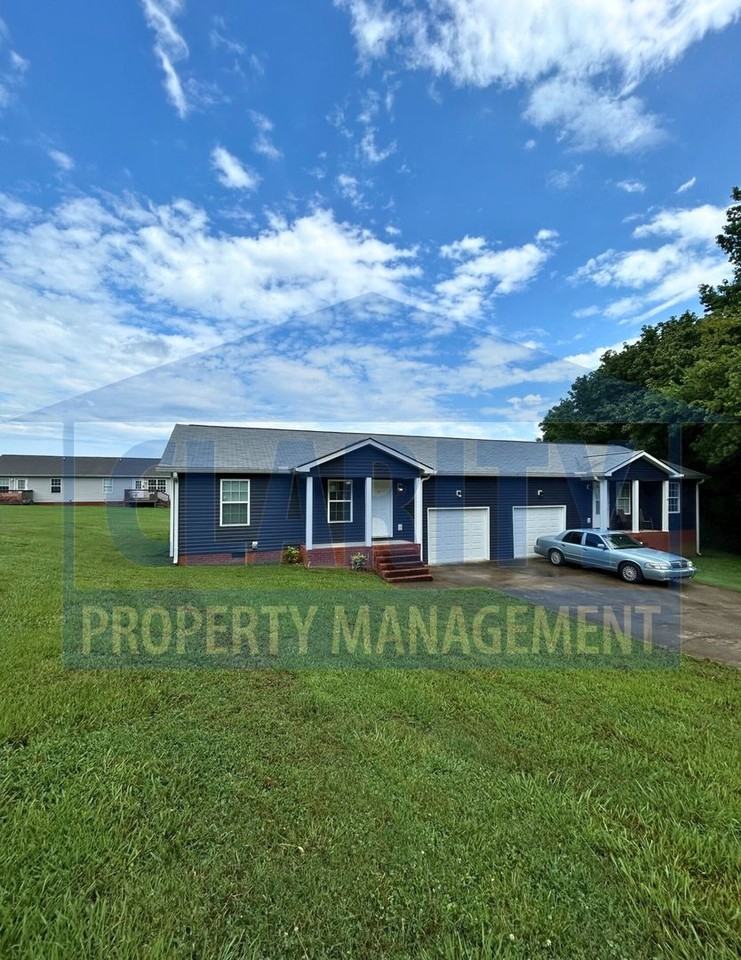 1004 Whisperwood Trl Ne - Photo 2 of 19
