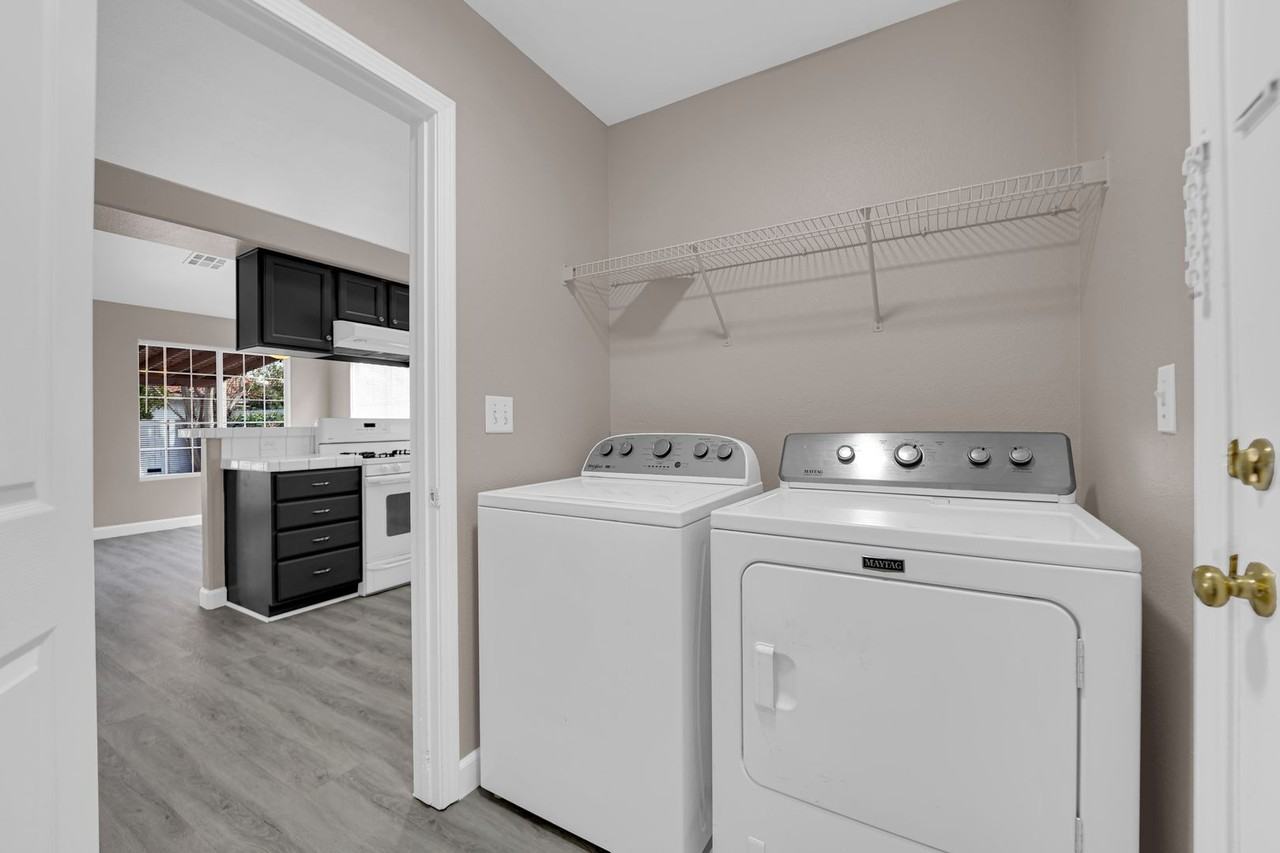 5028 Saint Annes Dr - Photo 6 of 19