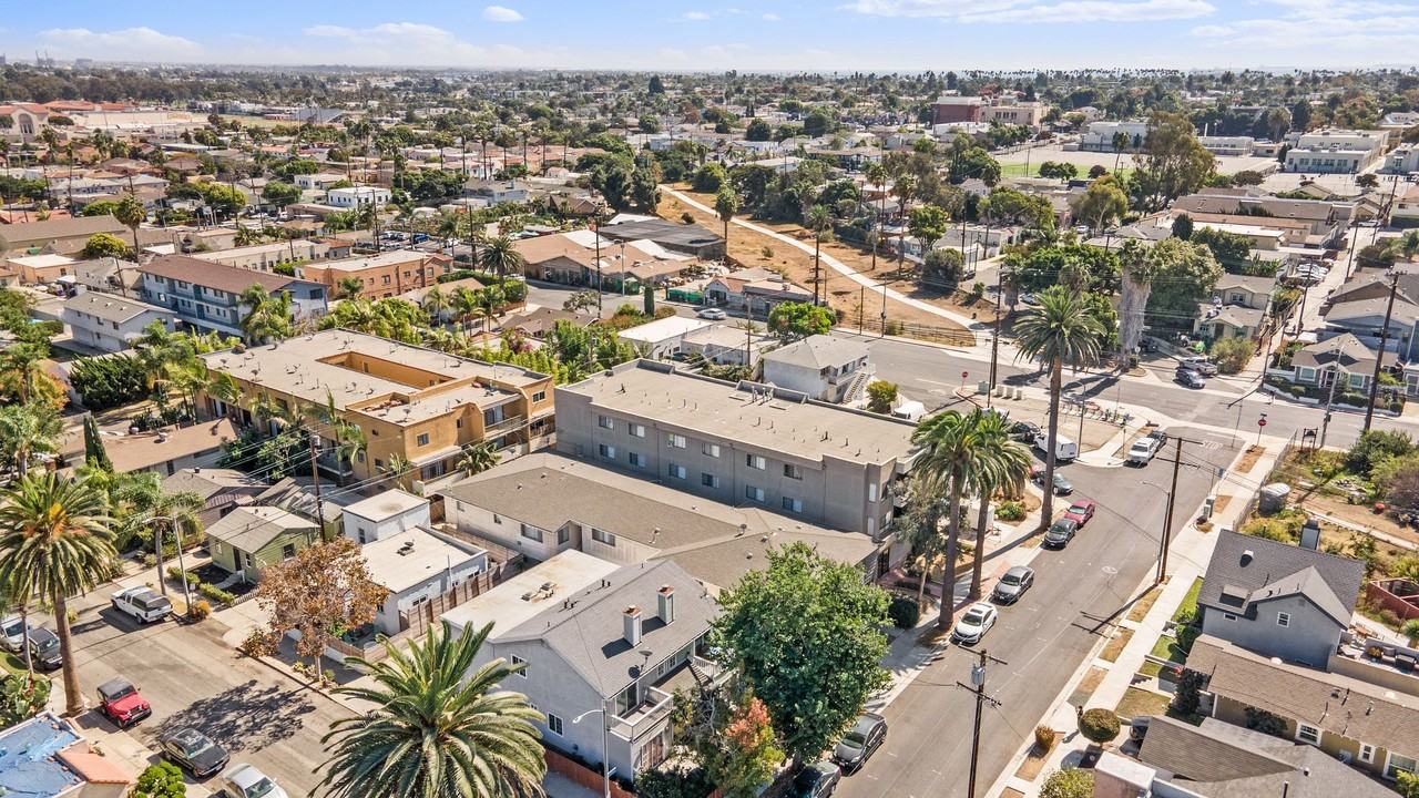 1030 Grand Ave - Photo 3 of 6