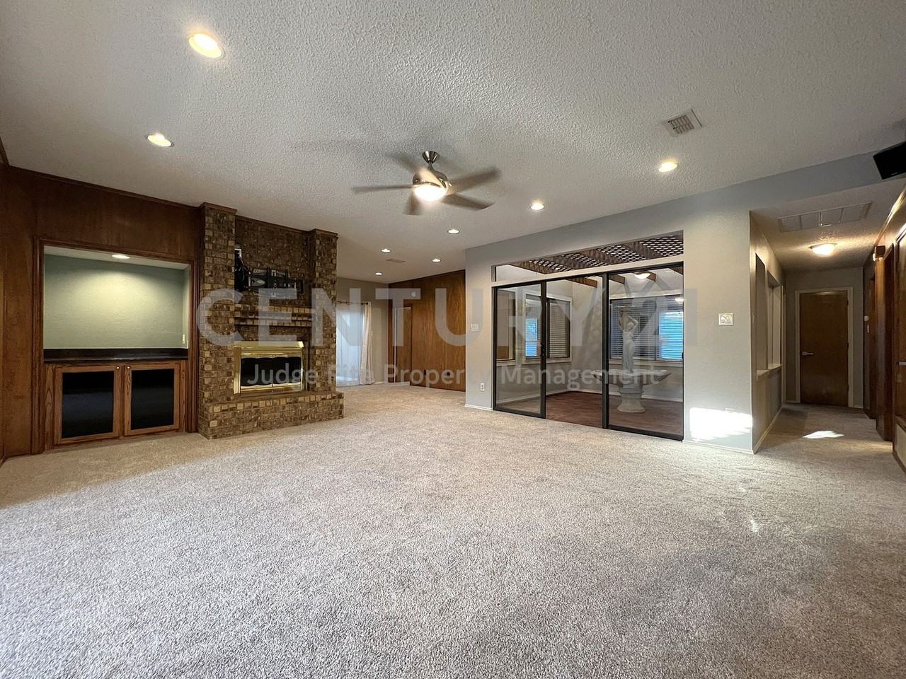 3109 Shenandoah Dr - Photo 2 of 13