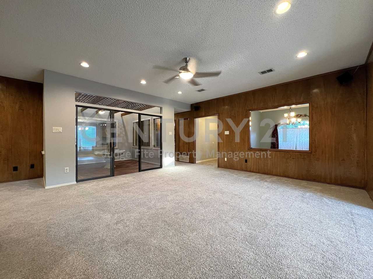 3109 Shenandoah Dr - Photo 3 of 13