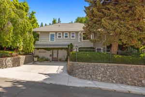 featured image of 525 Mesa Dr