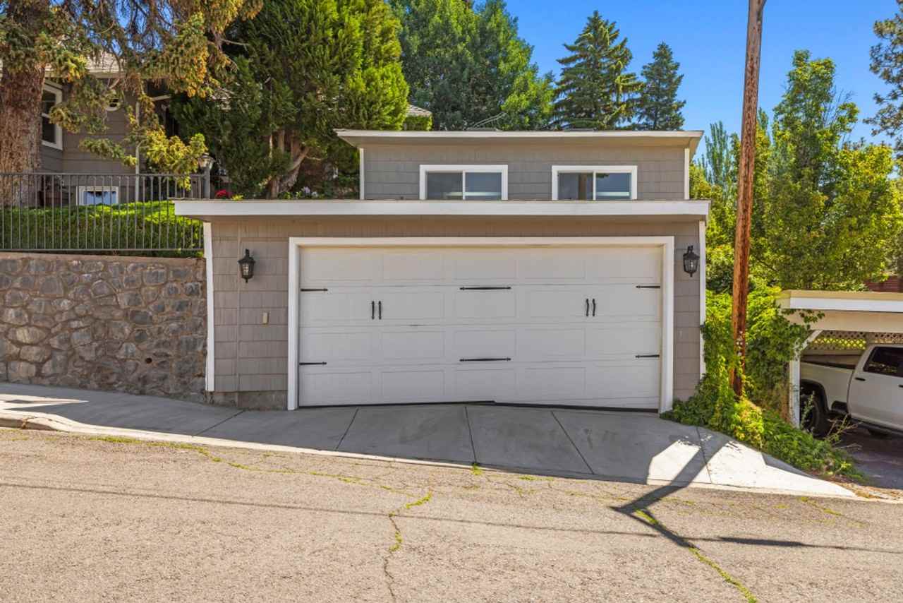 525 Mesa Dr - Photo 2 of 50