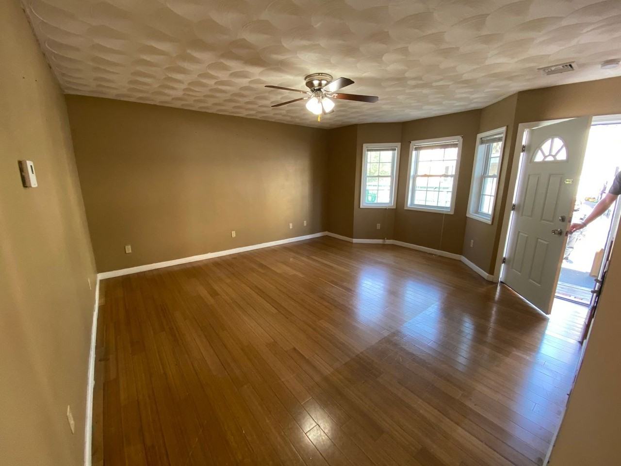 6 Champlain Ave - Photo 3 of 17