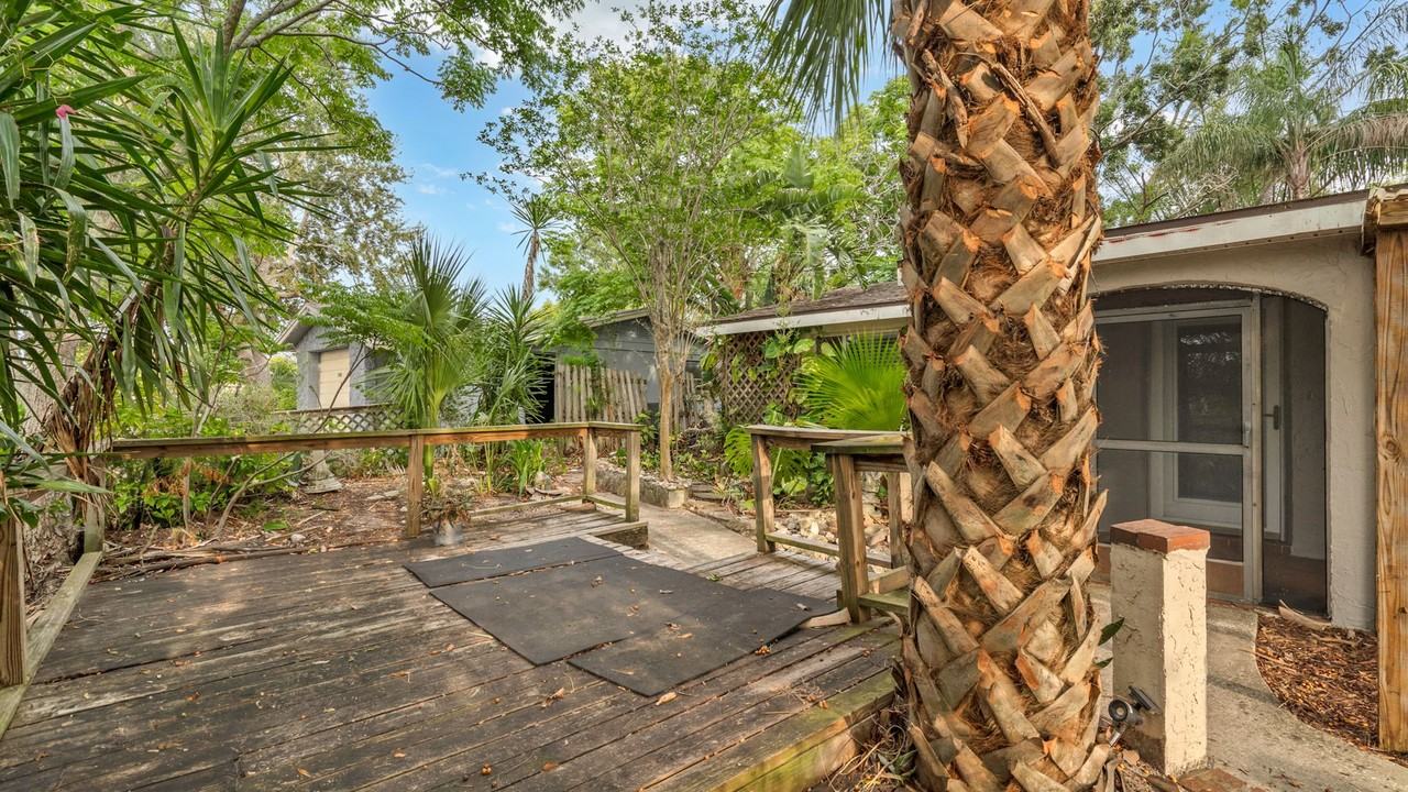 7634 Fox Hollow Dr - Photo 3 of 42