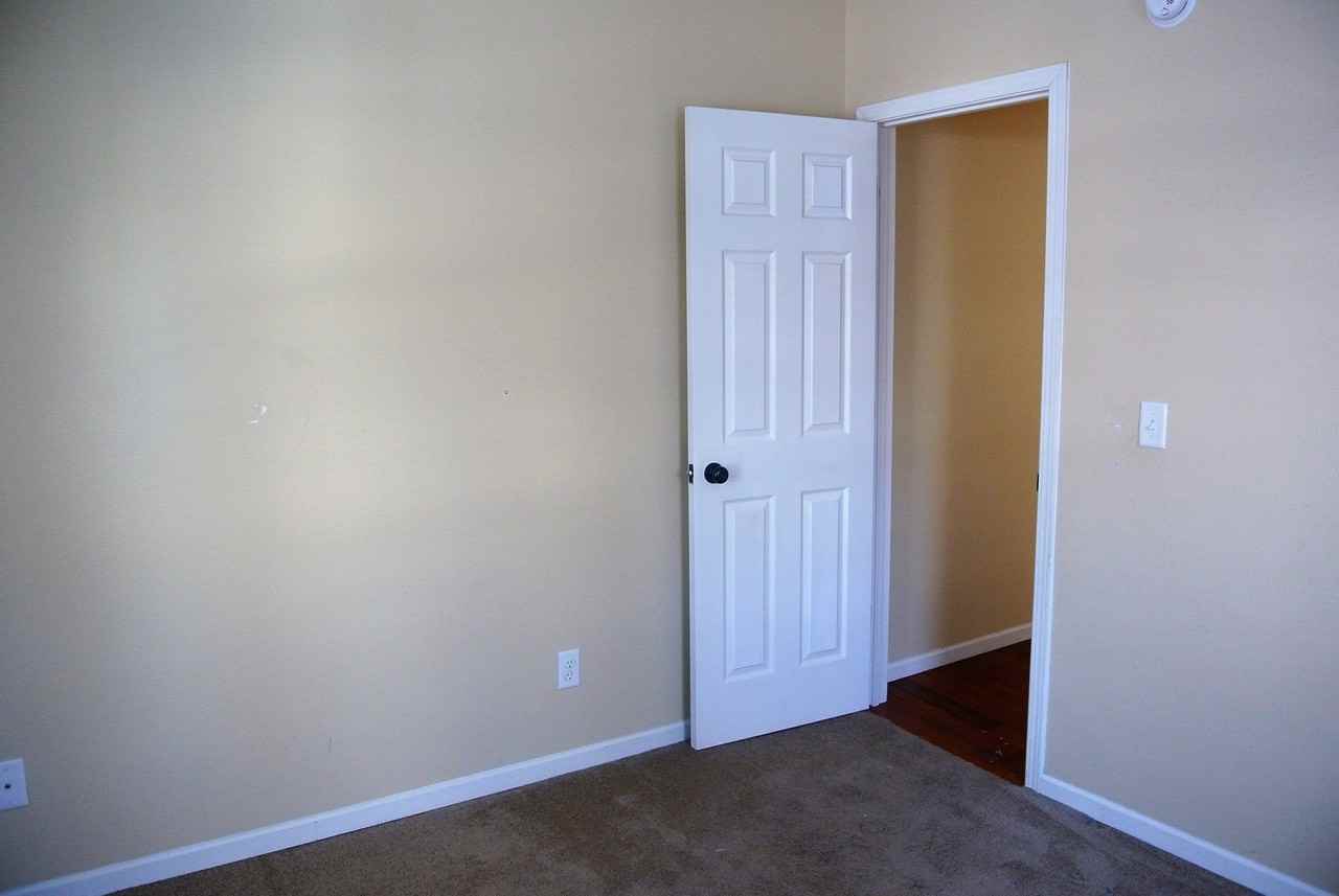 617 11th Street Northwest - Photo 6 of 9