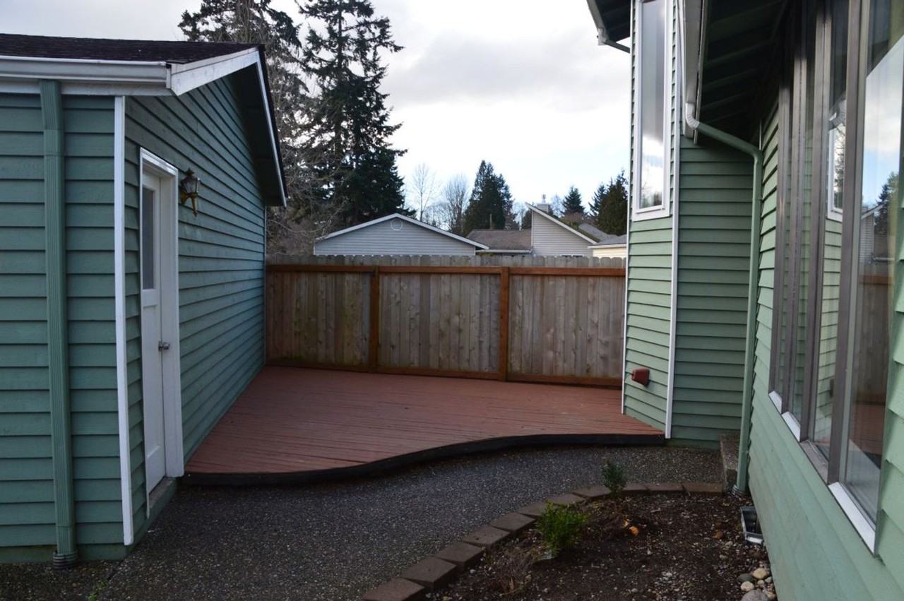 215 96th Pl Se - Photo 7 of 10