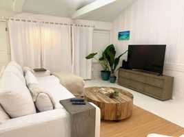 featured image of 52 Kaapuni Dr