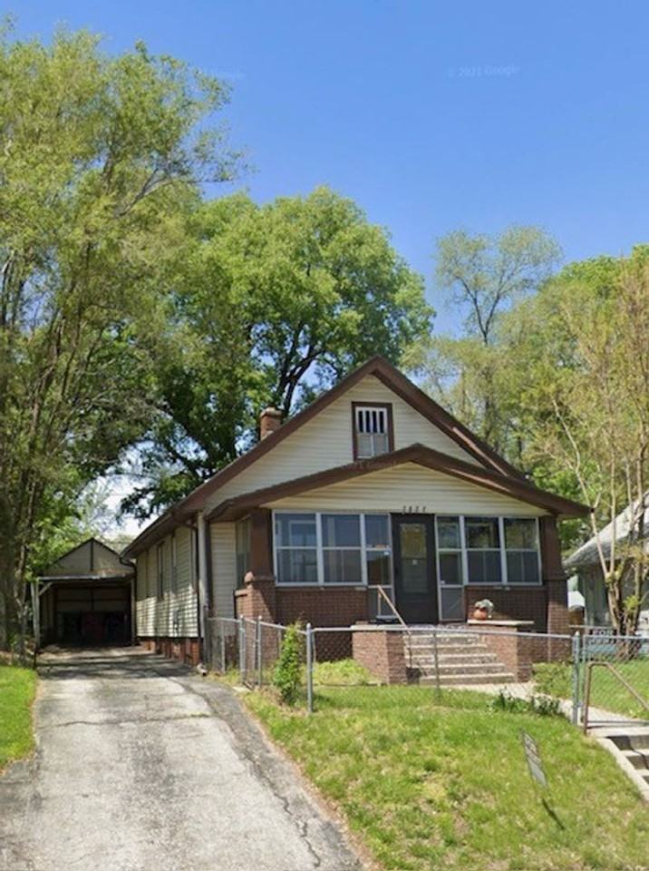 3524 N 45th Ave - Photo 2 of 6