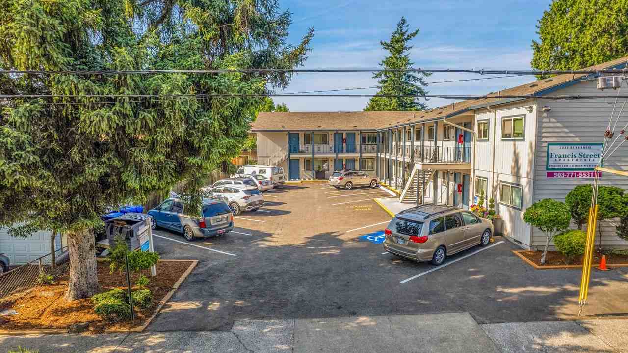 #167 FRANCIS STREET APARTMENTS - Photo 3 of 6