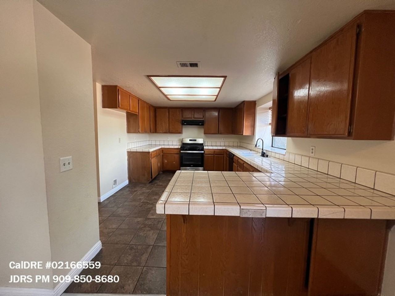1311 Camran Ave - Photo 3 of 14