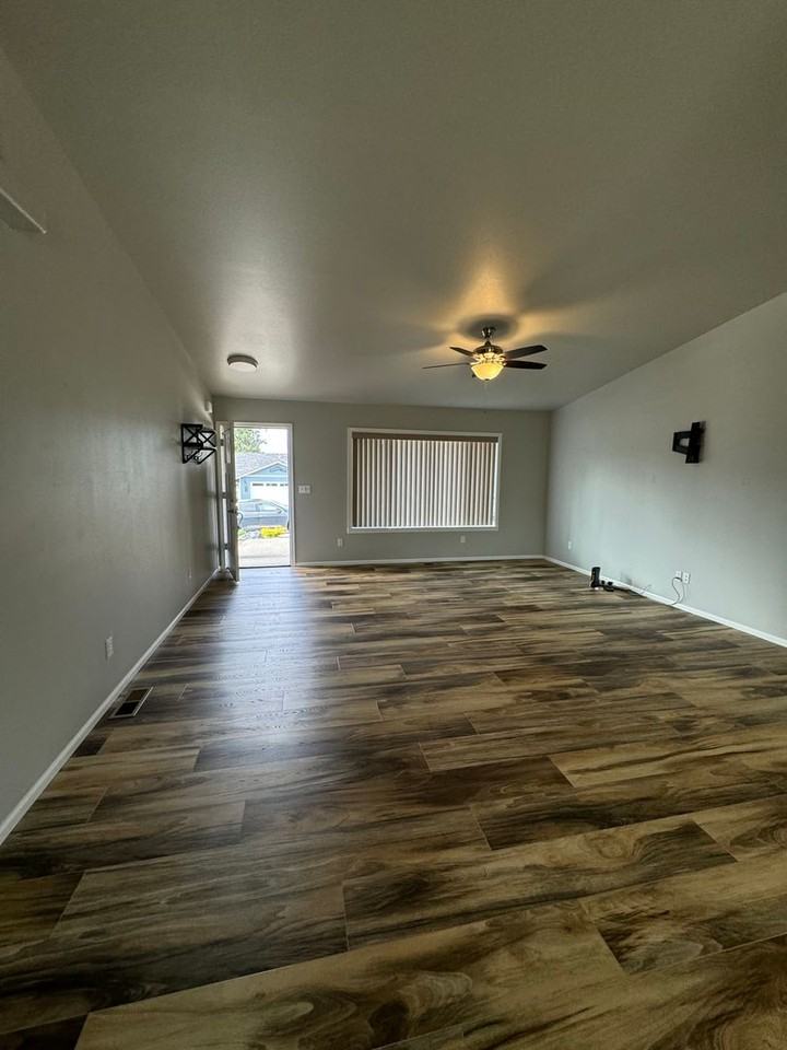 207 Addison Ave - Photo 3 of 16
