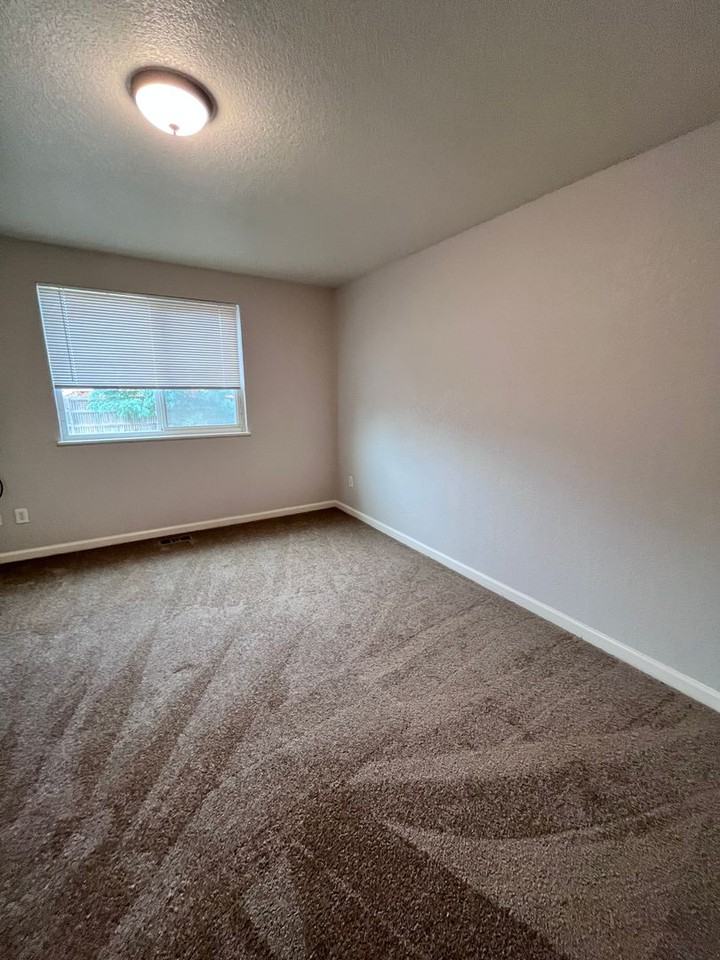 3400 E 119th St - Photo 4 of 19