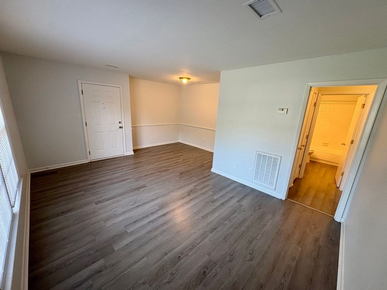 709 Montclair Dr - Photo 3 of 15