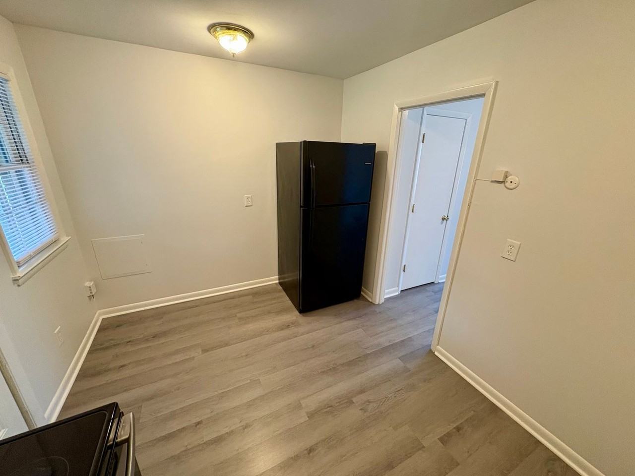 709 Montclair Dr - Photo 6 of 15