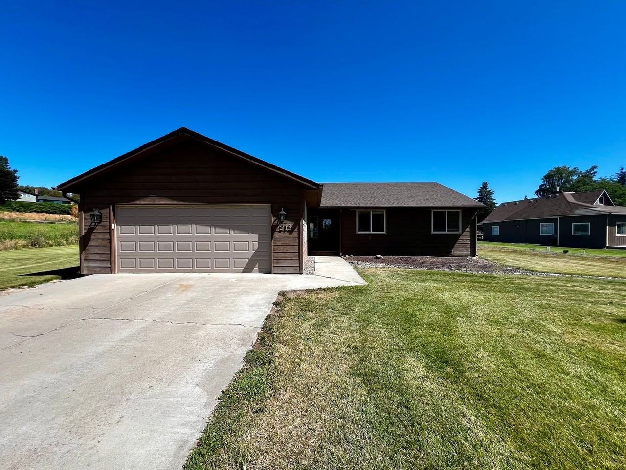 213 Donelson Ln - Photo 2 of 33